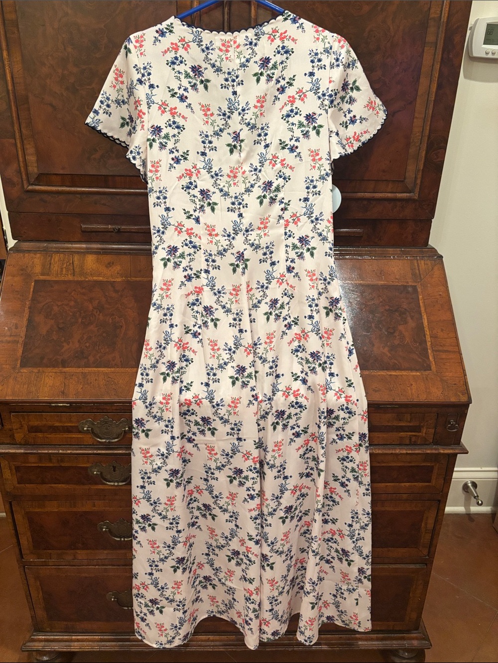Floral V-Neck Midi Dress with Scalloped Trim - Picture 5 of 7